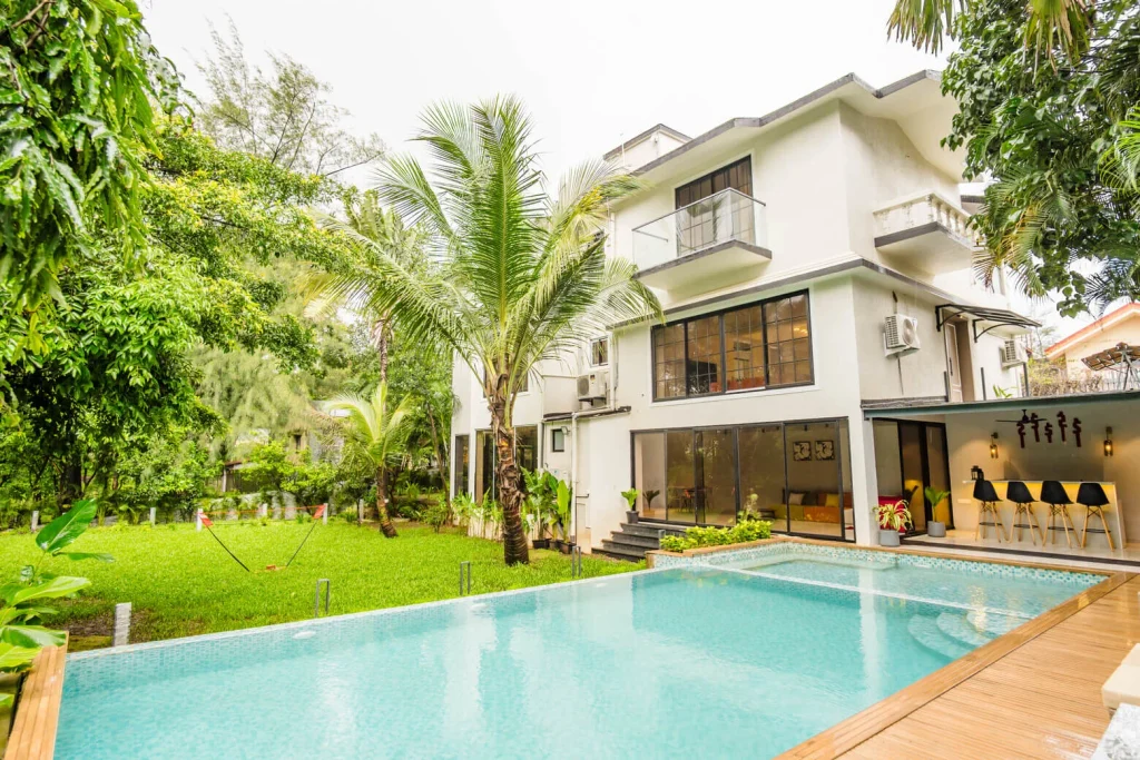 Luxury private pool villa in Lonavala for large groups